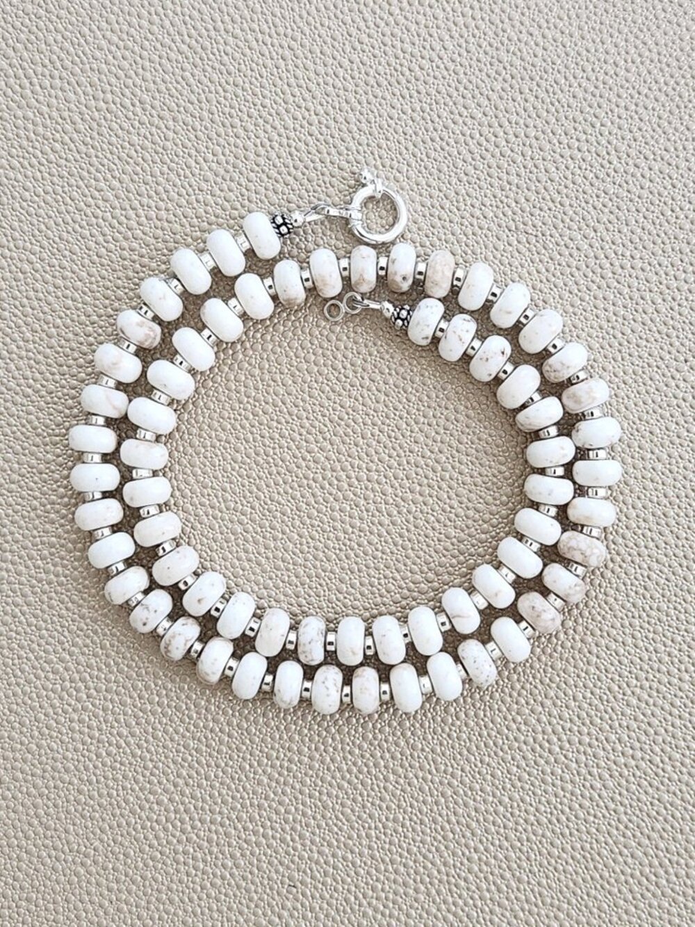 WHITE HOWLITE TURQUOISE NECKLACE--18"